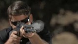 Video: Khoảnh khắc cảnh sát Mỹ đấu súng, bắn chết nghi phạm giữa phố