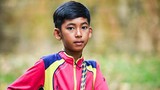 Cậu bé hàng rong Campuchia biết 16 ngôn ngữ “đổi đời” sau khi lên mạng