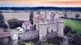 Chi 1,3 triệu đồng đã thành chủ nhân của lâu đài Pháp cổ kính