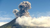 Video: Núi lửa ở Bali phun trào, hàng nghìn du khách nguy cơ mắc kẹt