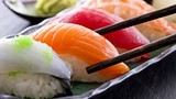 Video: 7 bước học cách ăn sushi chuyên nghiệp như người Nhật