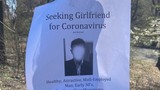 Người đàn ông phát tờ rơi “tuyển bạn gái không bị nhiễm COVID-19“