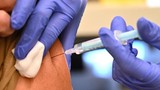 Chuyên gia nói gì về phản ứng nổi hạch sau tiêm vaccine phòng COVID-19?