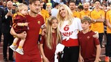 Ngắm nhan sắc vợ cũ nóng bỏng sắp đưa Totti ra tòa