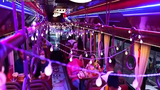 Video: Ăn lẩu trên xe buýt ở Trung Quốc