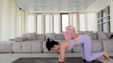 Ngọc Trinh bất ngờ gặp sự cố nguy hiểm lúc tập yoga