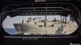 Tàu sân bay USS Carl Vinson nhận tiếp tế, quyết bám trụ