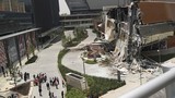 Cảnh trung tâm thương mại tự dưng đổ sập tan tành ở Mexico