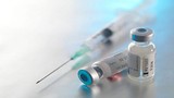 Nhà giàu Việt sốt sang Singapore tiêm vắc-xin cho con vì sợ Quinvaxem