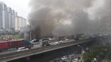 Hà Nội: Cháy lớn khu nhà tạm, đường Nguyễn Xiển ùn tắc kéo dài