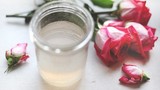 7 lý do bạn nhất thiết phải dùng nước hoa hồng
