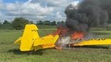 Máy bay bốc cháy lúc hạ cánh, phi công thoát chết thần kỳ