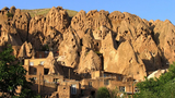 Ngôi làng kỳ lạ ở Iran trông như những tổ mối