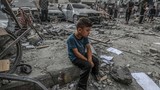 Người dân ở Dải Gaza sống trong sợ hãi giữa bom đạn Israel