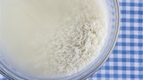 5 mẹo làm sạch cực hay với nước vo gạo