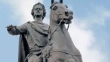 Hoàng đế vĩ đại nào thành lập thành phố Saint Petersburg? 