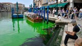 Nóng: Tìm ra nguyên nhân nước kênh ở Venice chuyển màu xanh huỳnh quang
