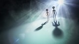 UFO của người ngoài hành tinh đang âm thầm theo dõi Trái đất?