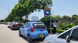 Điểm chờ xe buýt ở Hà Nội bị bủa vây, lấn chiếm