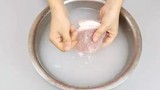 Đừng rửa trực tiếp, bạn phải dùng thứ này thịt lợn mới sạch hết bụi bẩn
