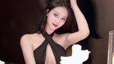 "Gái 1 con" hot nhất xứ Trung "lăng-xê" nhiệt tình cho váy tôn ngực