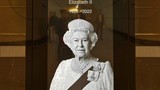 “Biển người” tới Cung điện Buckingham tiễn biệt Nữ hoàng Elizabeth II