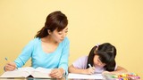 Bí quyết đơn giản giúp cha mẹ không còn “phát điên” khi dạy con học bài
