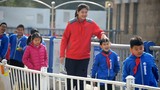 Ngước mỏi cổ: Nữ VĐV nhí Trung Quốc mới 12 tuổi đã cao 2m12