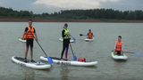 Video: Tự tay chèo thuyền khám phá hồ Trị An