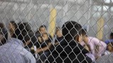 Bên trong khu tạm giữ trẻ em nhập cư khiến dư luận Mỹ sục sôi