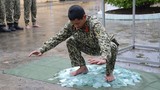 Tròn mắt xem lính đặc công chống khủng bố Việt Nam huấn luyện "mình đồng da sắt"