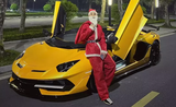 Ông già Noel Việt "cưỡi bò" Lamborghini Aventador bạc tỷ phát quà