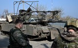 Binh sĩ Ukraine “bỏ của chạy lấy người”, Nga hốt trọn chiến lợi phẩm