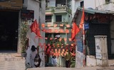 Đi 30 km để check-in con ngõ cờ đỏ sao vàng ở Hà Nội