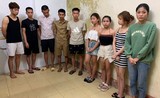 Bắt quả tang 9 nam nữ, bay lắc trong quán karaoke Anh Tân