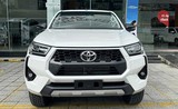Cận cảnh Toyota Hilux 2024 từ 668 triệu đồng vừa ra mắt Việt Nam