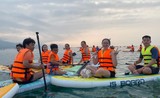 Giới trẻ thích thú chèo Sup ngắm bình minh trên biển Đà Nẵng