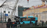 Hiện trường xe buýt lao xuống sông ở Nga, nhiều người thiệt mạng