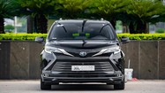 Toyota Sienna chạy chán 3 năm, rao bán tới 3,9 tỷ ở Hà Nội