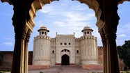 Sững sờ vẻ kỳ vĩ của pháo đài cổ nổi tiếng nhất Pakistan