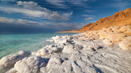Sự thật kinh ngạc về 'tuyết ấm' bí ẩn của biển Chết