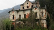 Bí ẩn rùng rợn về biệt thự bỏ hoang đáng sợ nhất Italy