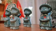Giới trẻ Hà Nội xếp hàng săn tượng gốm “Cô bé Việt Nam"