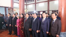 Quyền Chủ tịch nước dâng hương tưởng nhớ cố Phó Chủ tịch nước Nguyễn Lương Bằng 