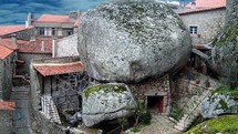 Ngôi làng kỳ lạ nằm chen chúc giữa những tảng đá “khủng”