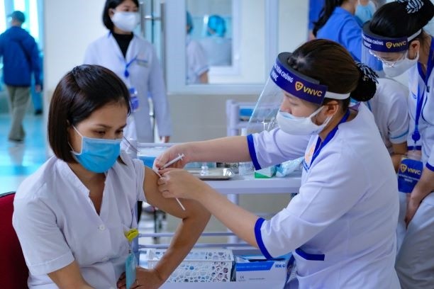 Từ Tuần lễ vàng đến Quỹ Vắc xin Việt Nam: Bài học quý về tình yêu nước!