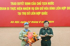 Thượng tá Trương Anh Tuấn thực hiện nhiệm vụ tại trụ sở Liên Hợp Quốc