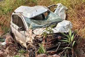 Điện Biên: Ô tô lao xuống vực sâu, gia đình 5 người thoát nạn
