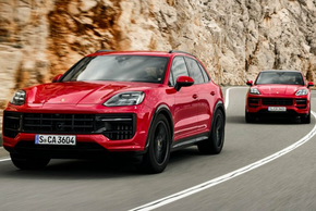 Porsche Cayenne GTS 2025 nâng cấp mạnh tay, từ 2,95 tỷ đồng tại Mỹ