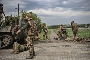Lữ đoàn 115 của Ukraine rút chạy vội sau khi Nga ném bom xuống Cheretino